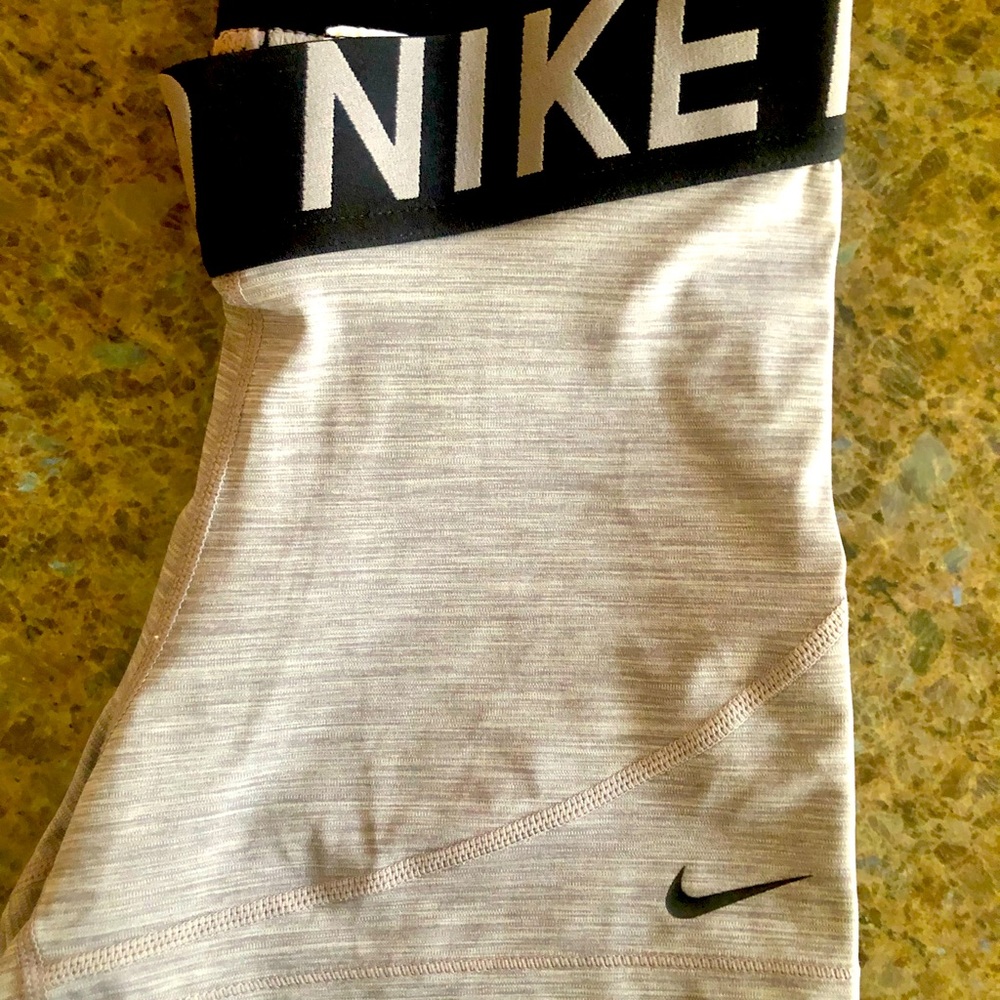 NIKE PRO SPANDEX DRI FIT SIZE M